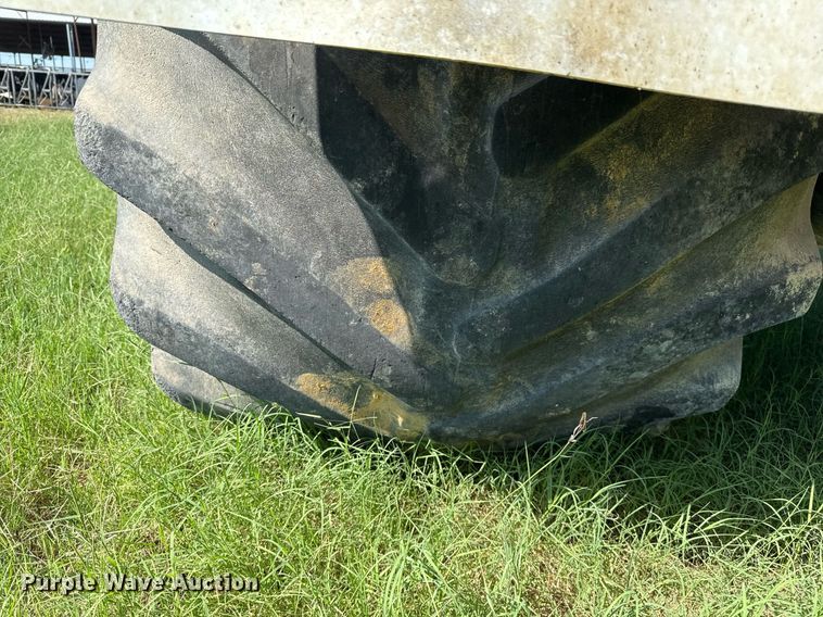 image for item DO2553 1999 Sterling applicator truck