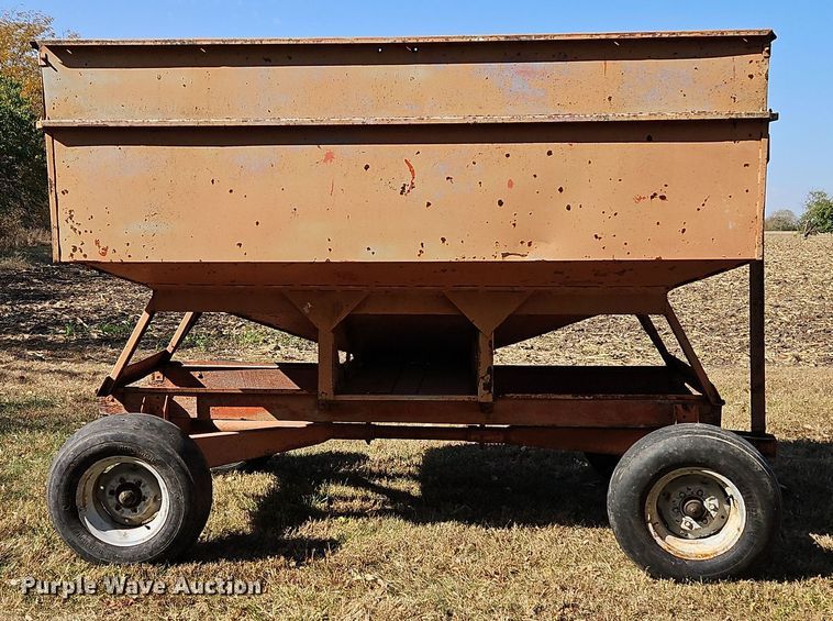 image for item DT7533 Gravity wagon