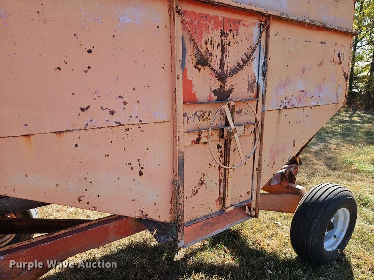 image for item DT7533 Gravity wagon