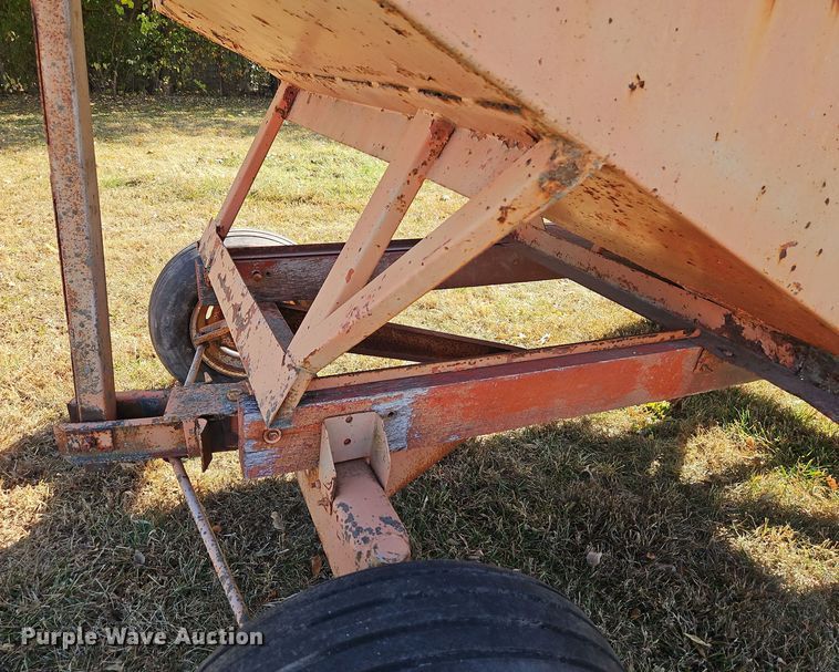 image for item DT7533 Gravity wagon