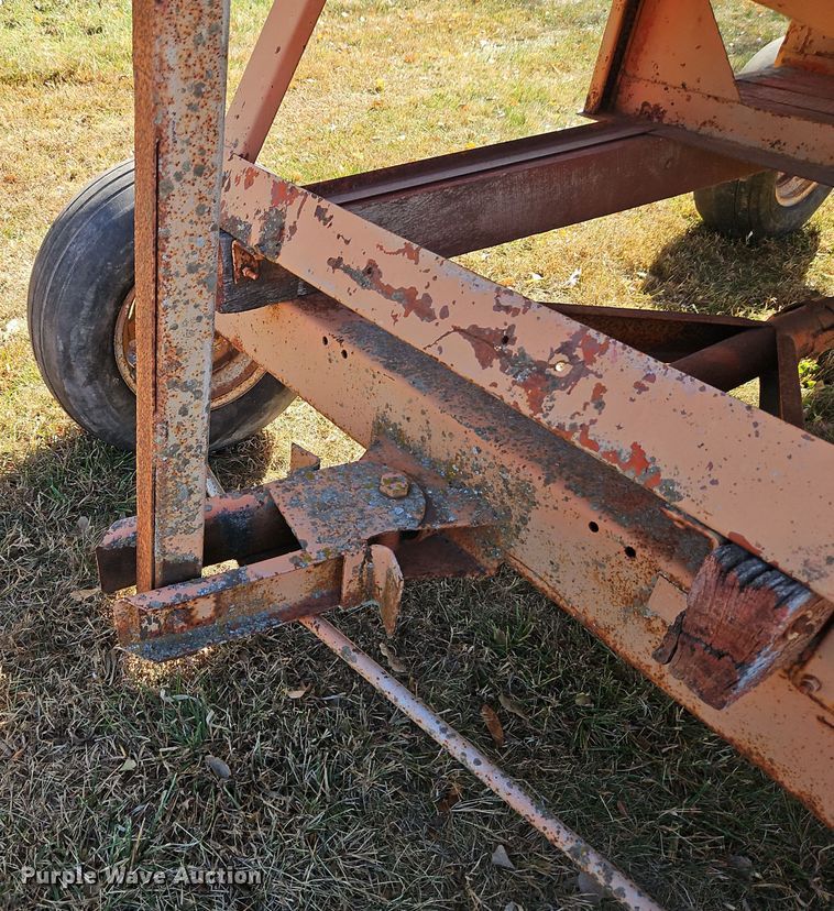 image for item DT7533 Gravity wagon