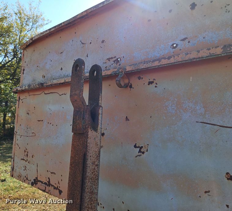 image for item DT7533 Gravity wagon