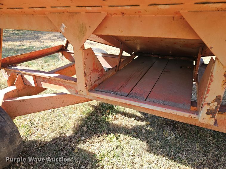 image for item DT7533 Gravity wagon