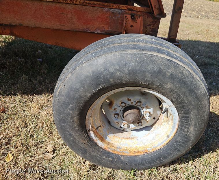 image for item DT7533 Gravity wagon