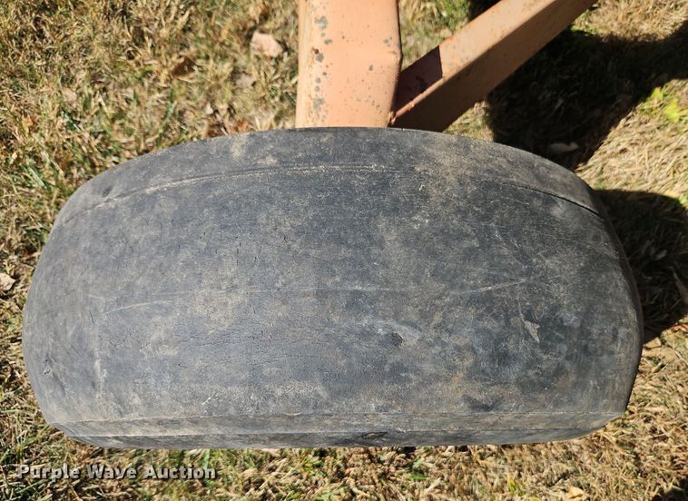 image for item DT7533 Gravity wagon