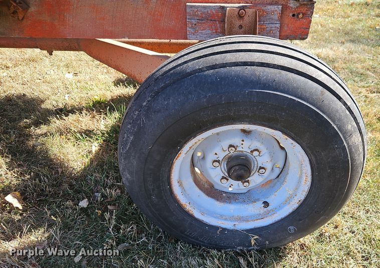 image for item DT7533 Gravity wagon