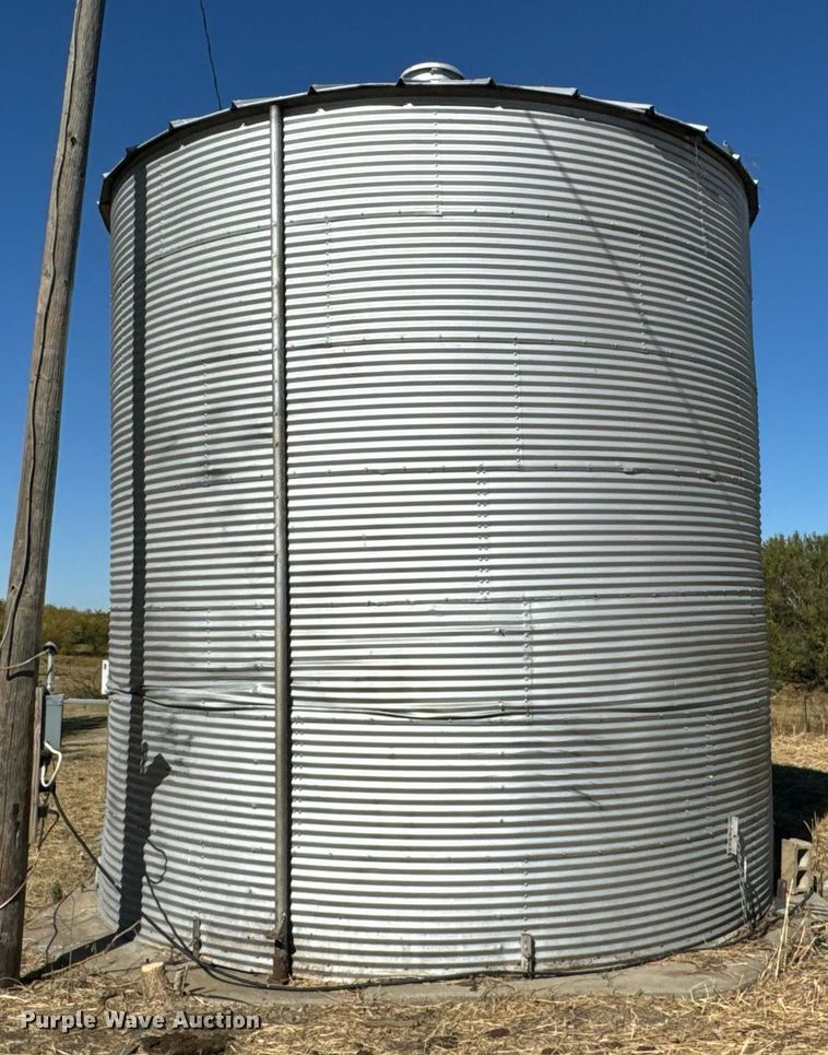 image for item DU9470 (3) grain bins
