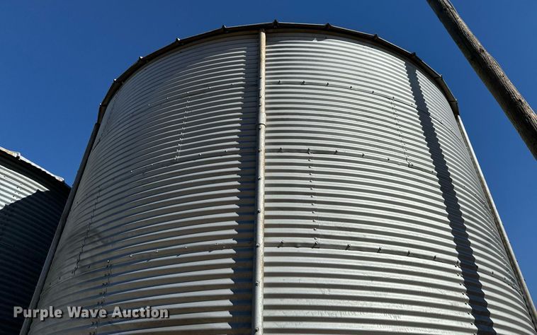 image for item DU9470 (3) grain bins
