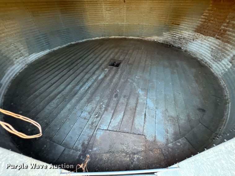 image for item DU9470 (3) grain bins