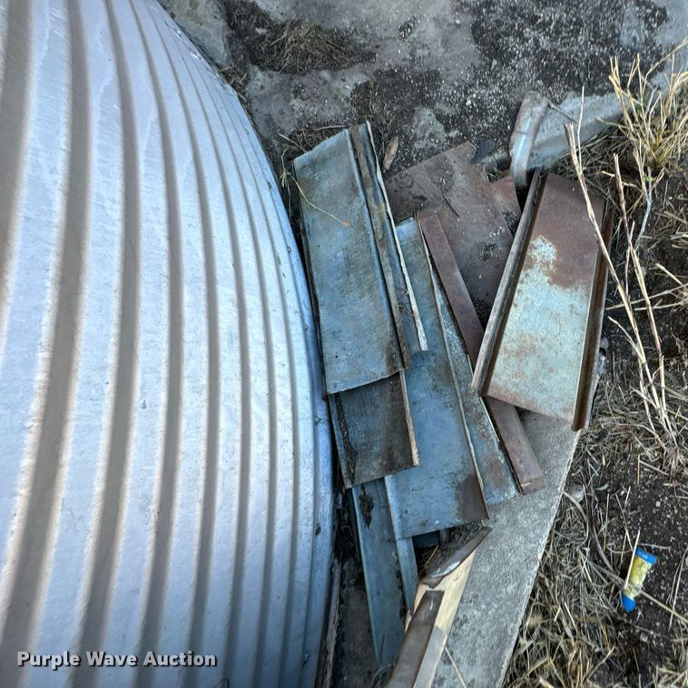 image for item DU9470 (3) grain bins