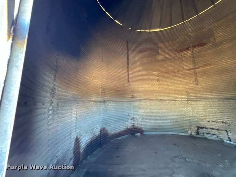 image for item DU9470 (3) grain bins