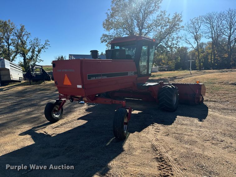 image for item DV2846 1989 Case IH 8840 swather / windrower
