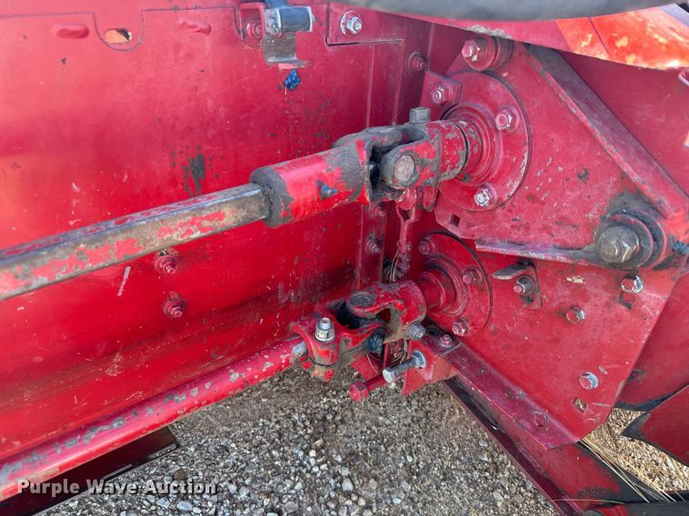 image for item DV2846 1989 Case IH 8840 swather / windrower