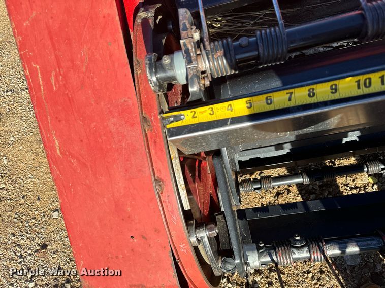 image for item DV2846 1989 Case IH 8840 swather / windrower