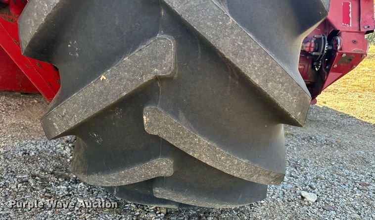 image for item DV2846 1989 Case IH 8840 swather / windrower