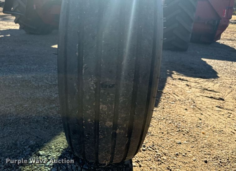 image for item DV2846 1989 Case IH 8840 swather / windrower