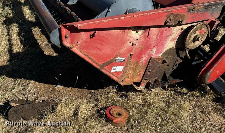 image for item DV2846 1989 Case IH 8840 swather / windrower