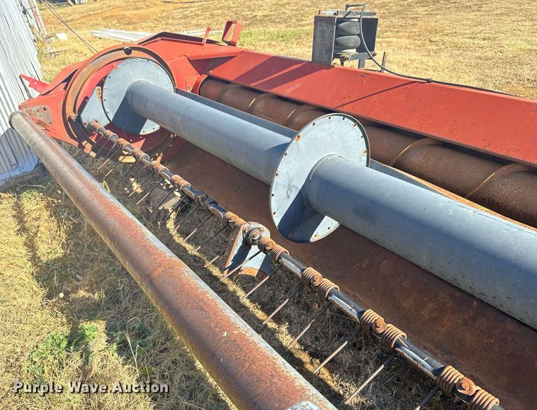 image for item DV2846 1989 Case IH 8840 swather / windrower