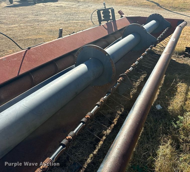 image for item DV2846 1989 Case IH 8840 swather / windrower