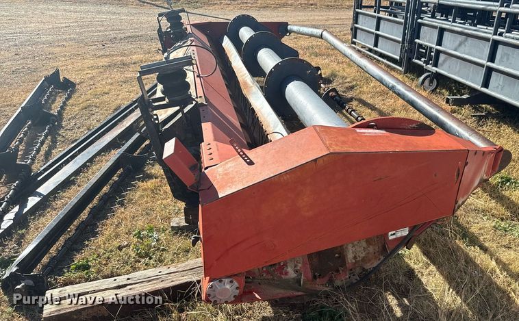 image for item DV2846 1989 Case IH 8840 swather / windrower