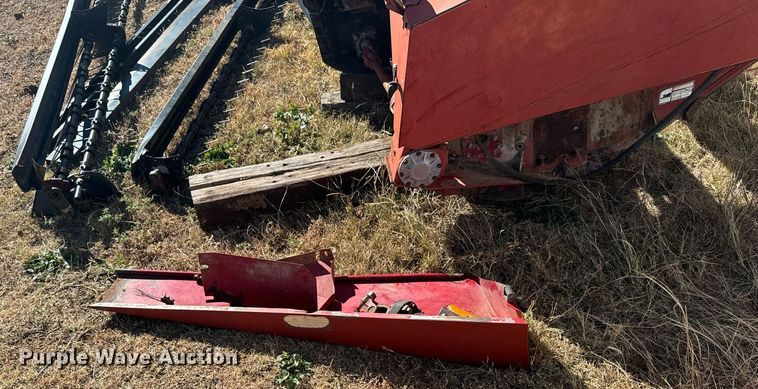 image for item DV2846 1989 Case IH 8840 swather / windrower