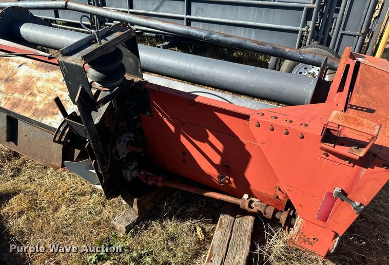 image for item DV2846 1989 Case IH 8840 swather / windrower