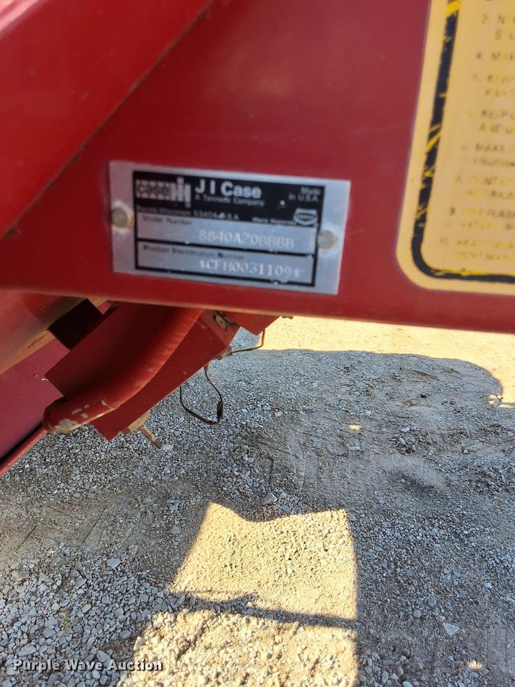 image for item DV2846 1989 Case IH 8840 swather / windrower