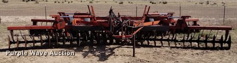 image for item DV6544 International 470 tandem disk