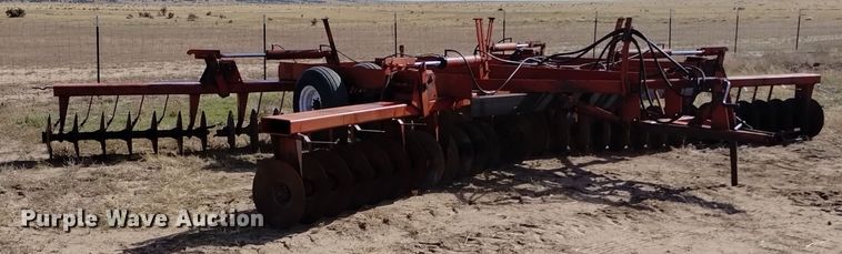 image for item DV6544 International 470 tandem disk