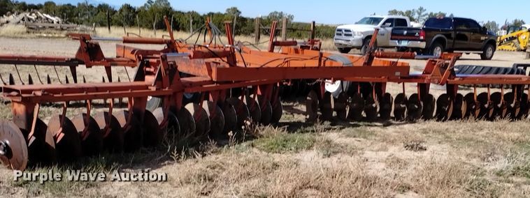 image for item DV6544 International 470 tandem disk