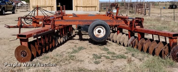 image for item DV6544 International 470 tandem disk