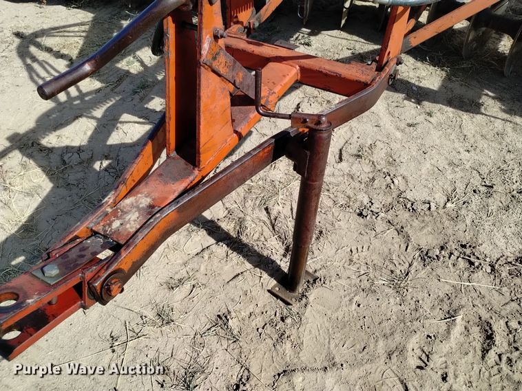 image for item DV6544 International 470 tandem disk