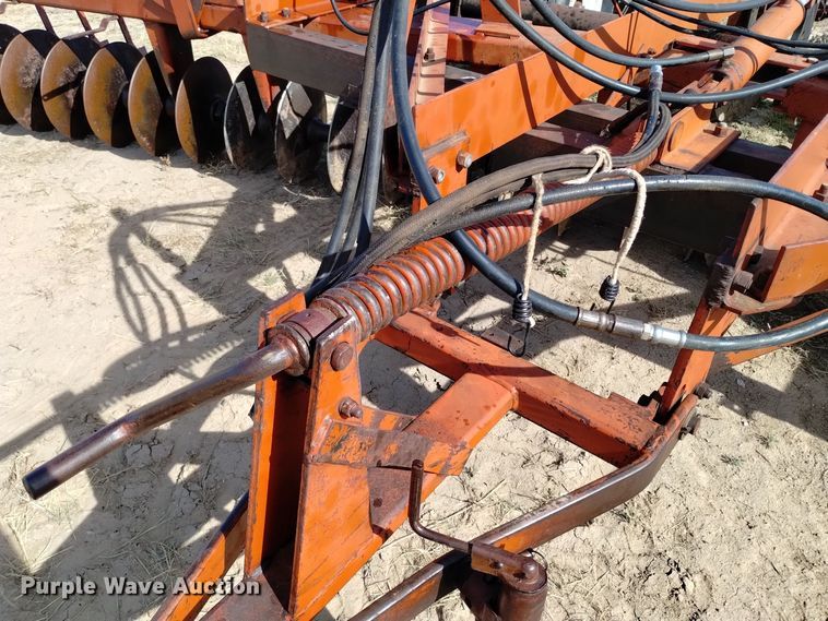 image for item DV6544 International 470 tandem disk