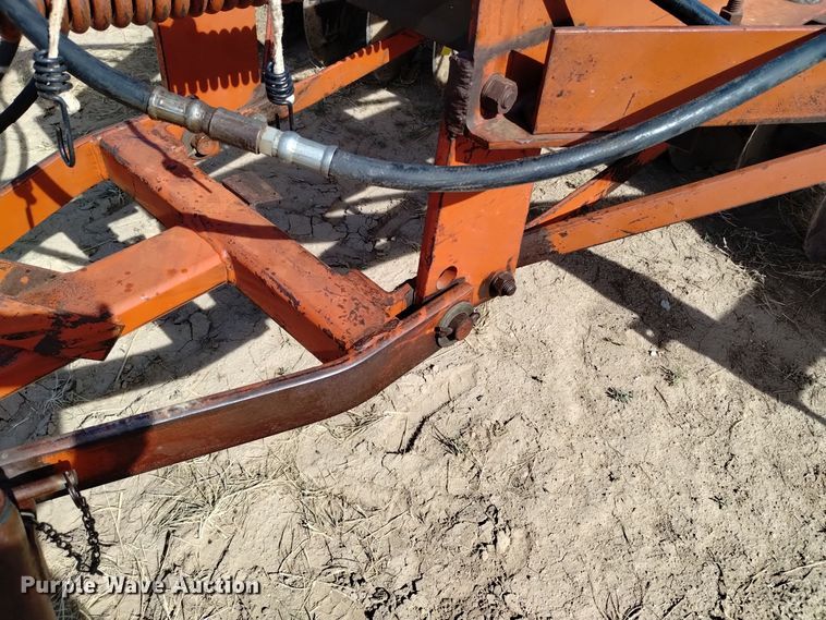 image for item DV6544 International 470 tandem disk