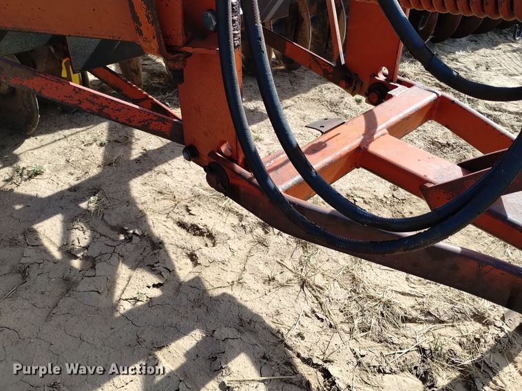 image for item DV6544 International 470 tandem disk