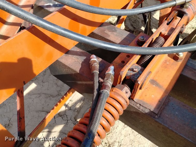 image for item DV6544 International 470 tandem disk