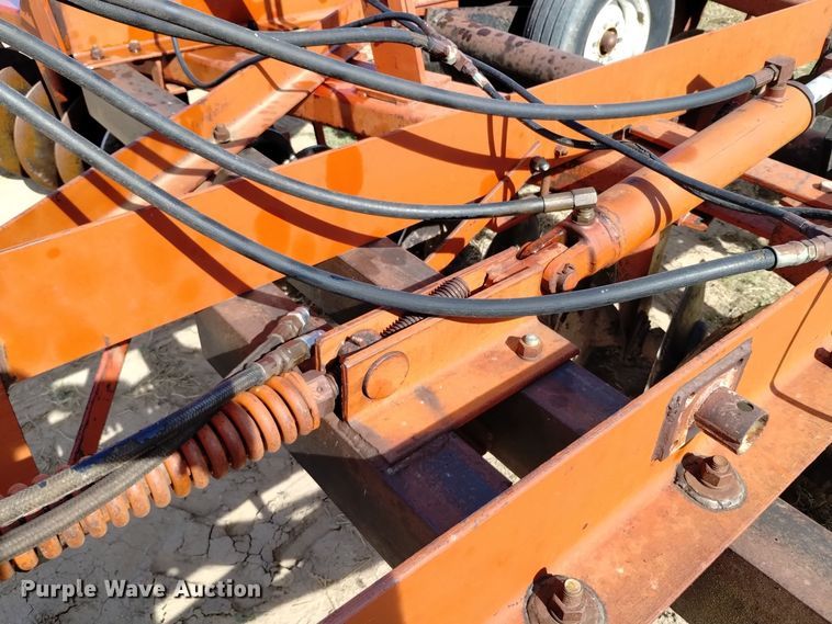 image for item DV6544 International 470 tandem disk