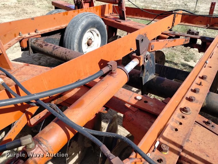 image for item DV6544 International 470 tandem disk