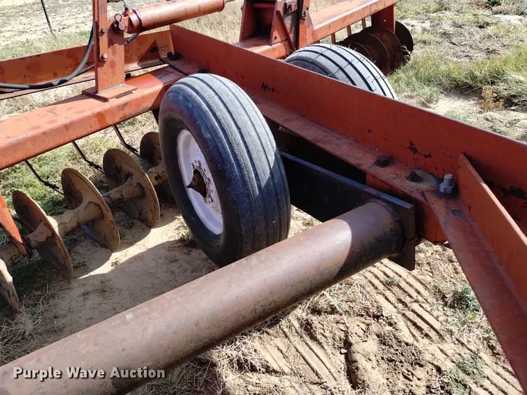 image for item DV6544 International 470 tandem disk