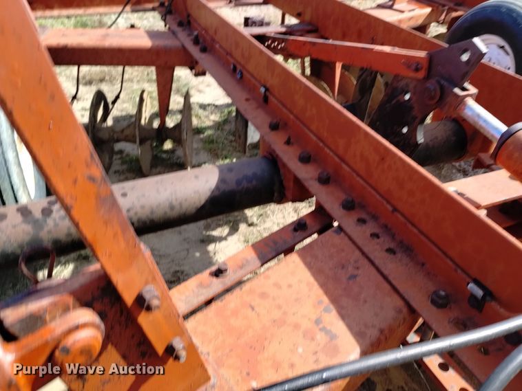 image for item DV6544 International 470 tandem disk