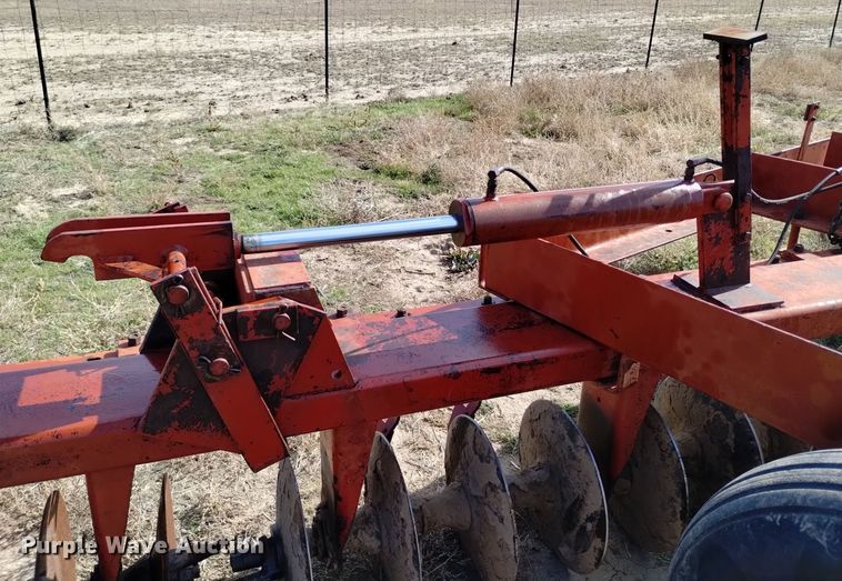 image for item DV6544 International 470 tandem disk