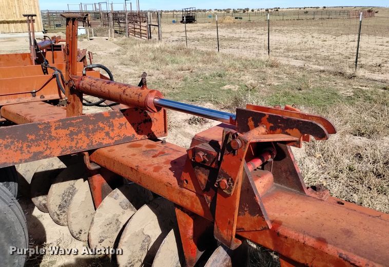 image for item DV6544 International 470 tandem disk