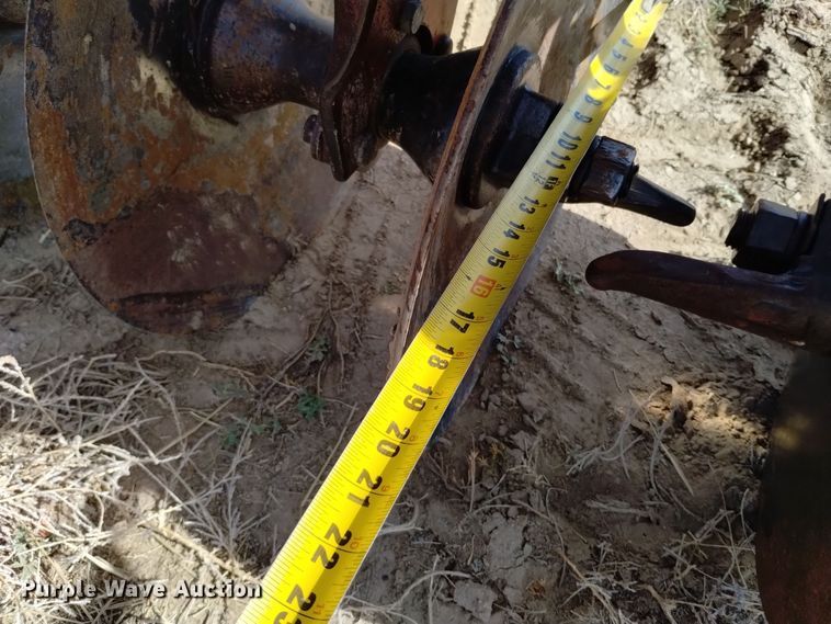 image for item DV6544 International 470 tandem disk