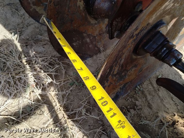 image for item DV6544 International 470 tandem disk