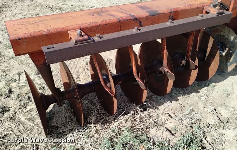 image for item DV6544 International 470 tandem disk