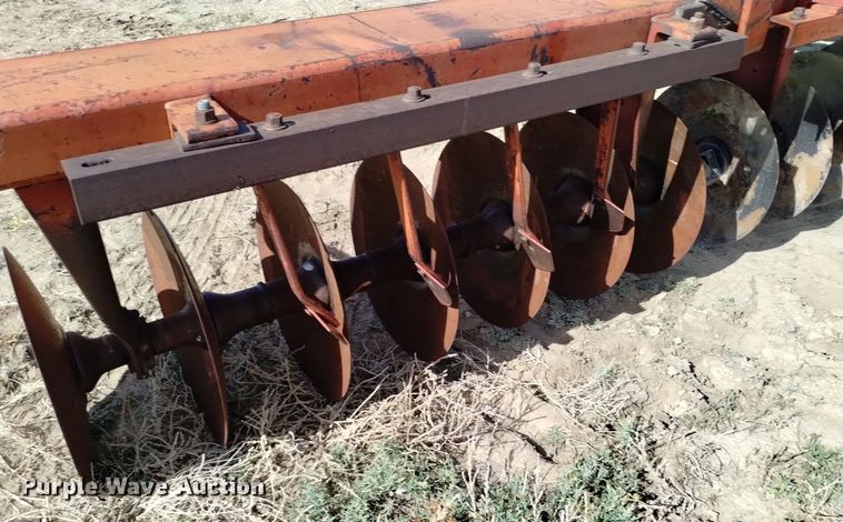 image for item DV6544 International 470 tandem disk