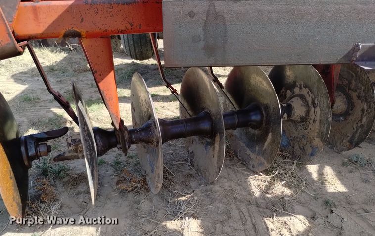 image for item DV6544 International 470 tandem disk