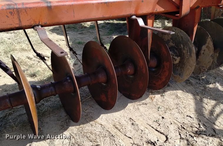 image for item DV6544 International 470 tandem disk