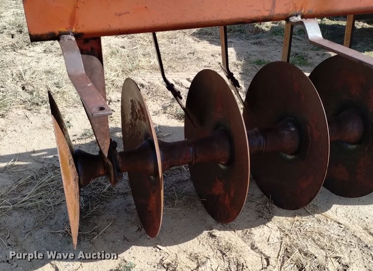 image for item DV6544 International 470 tandem disk