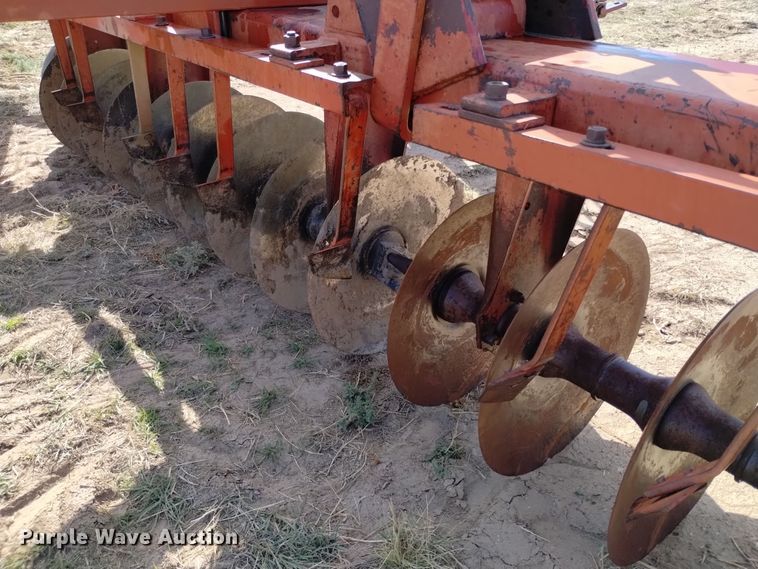 image for item DV6544 International 470 tandem disk